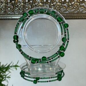 Green Beaded Coil Bracelet. Simple, Pretty. EUC